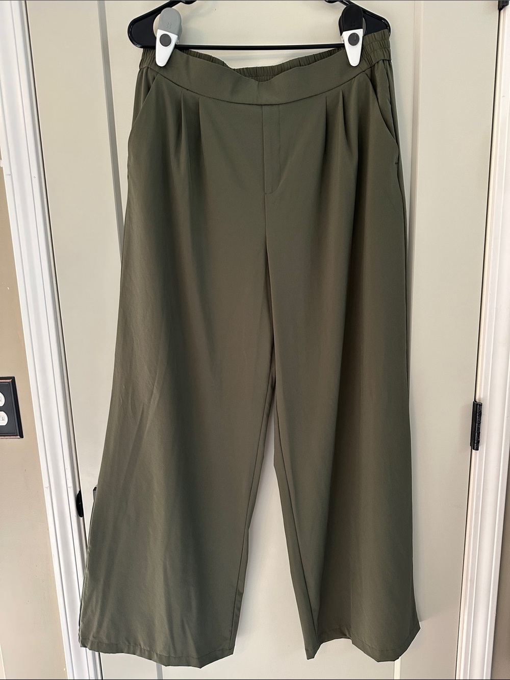 STYLUS Olive Wide-Leg Women's Pants